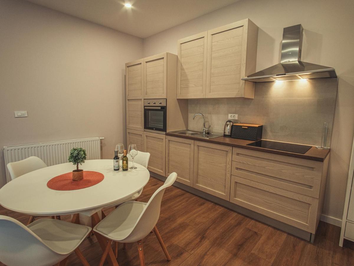 Apartmani Infinity أوسييك المظهر الخارجي الصورة