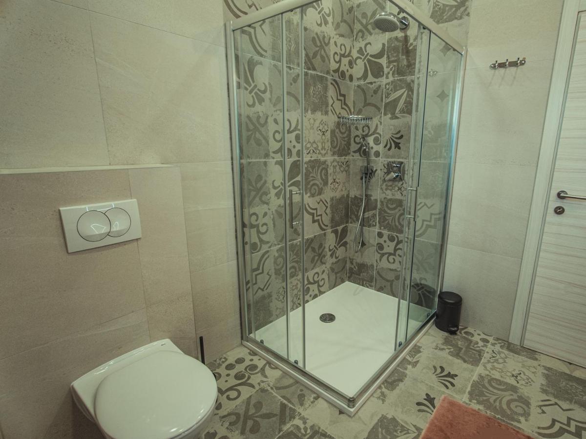 Apartmani Infinity أوسييك المظهر الخارجي الصورة